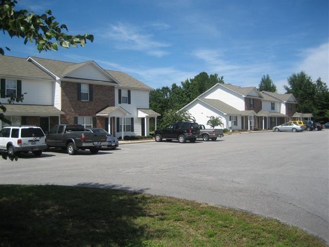 Building Photo - Meredith Square Townhomes