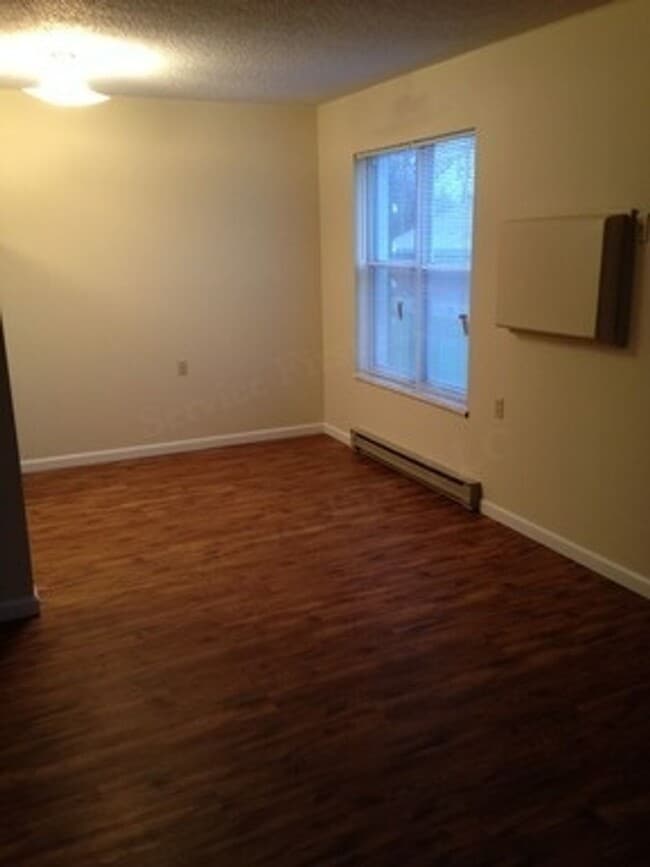 Building Photo - Fayette Manor