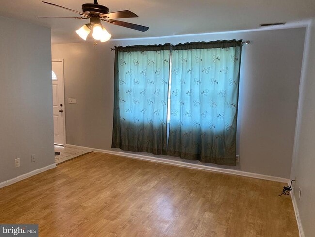 Building Photo - 104 Duet Dr