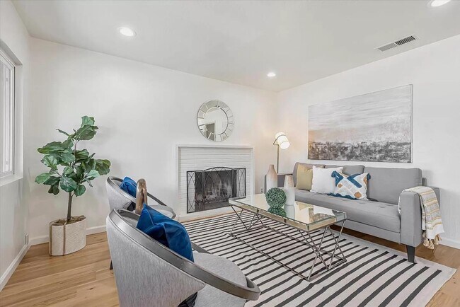 Building Photo - 745 Independence Ave