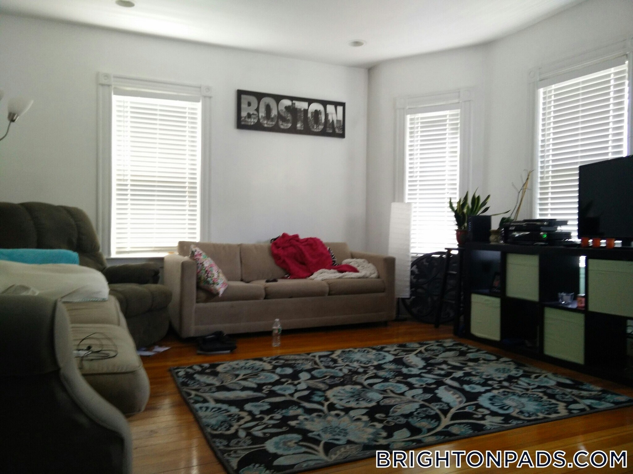 Building Photo - 27 Brackett St