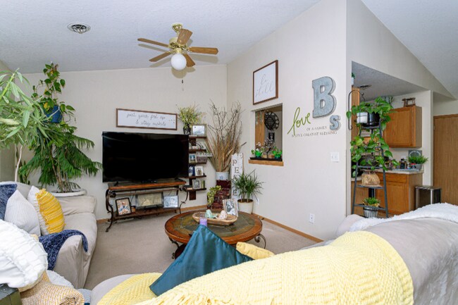 Building Photo - 1439 Prairie Dr