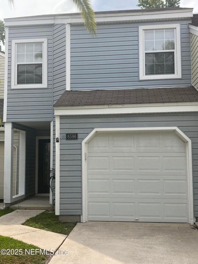 Building Photo - 8596 Sturbridge Cir W
