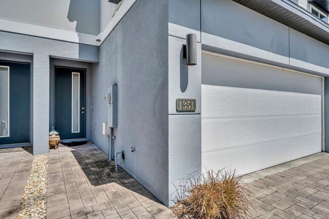 Building Photo - Hawk's Crest Modern Townhome in Winter Park