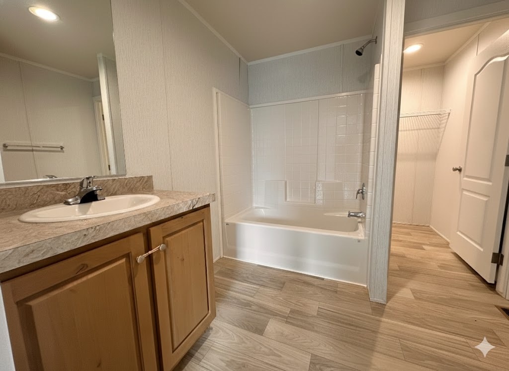 Building Photo - 14 Bing St N