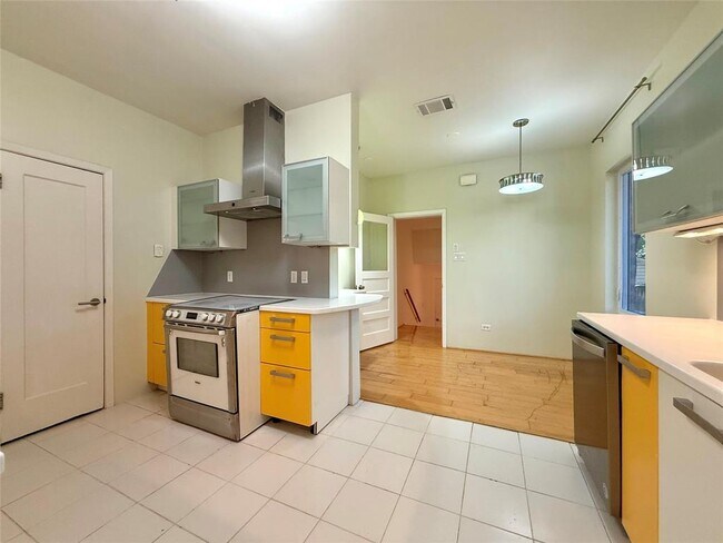 Building Photo - 3100 Wheeler St