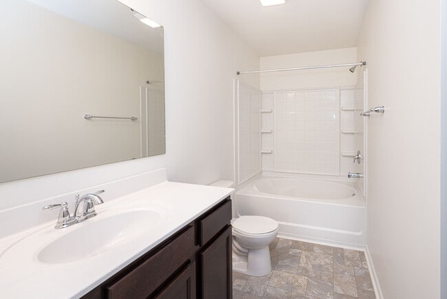 Building Photo - 2BR/2.5BA Townhome in Pineville- Tucked in...