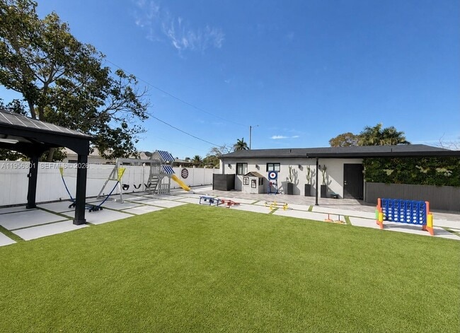 Building Photo - 2340 SW 42nd Way