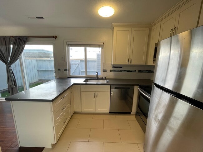 Building Photo - 34591 Bluestone Common