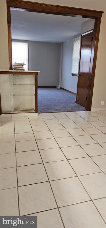 Building Photo - 435 N Springfield Rd