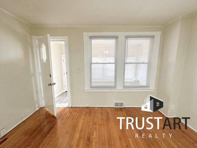 Building Photo - 3 bedroom House in Olney Oaklane, Philadel...