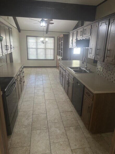 Building Photo - 2926 Briargrove Ln