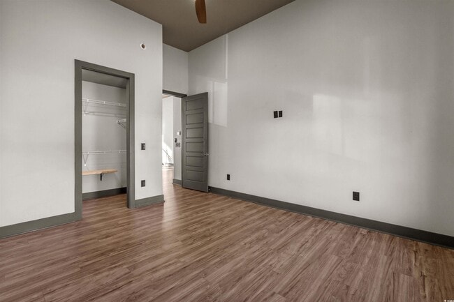 Building Photo - 80 Shady Oak Ln