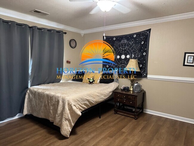 Building Photo - 15355 Tyler Mill Dr