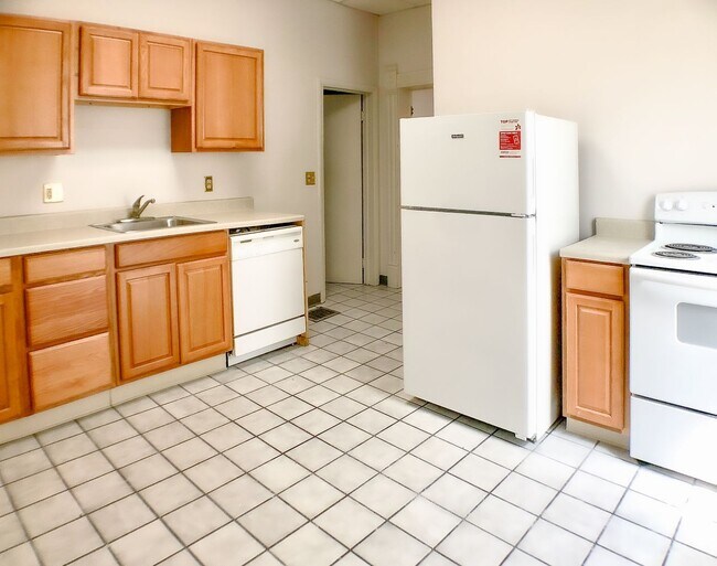 Building Photo - 1 Bed / 1 Bath on 10th Ave close to Wexner Medical Center
