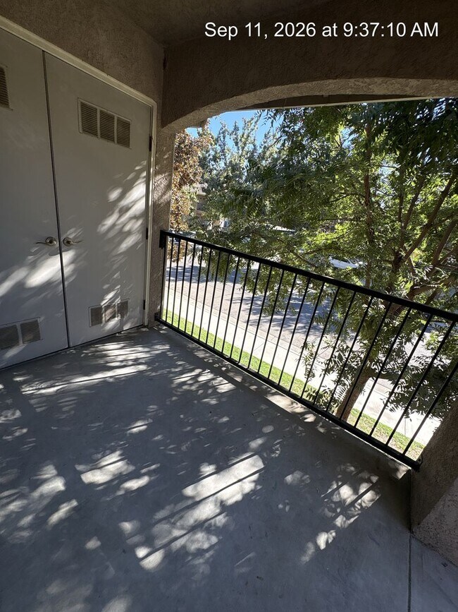 Building Photo - 2509-2511 West Lark & 2909-2911 North Zachary