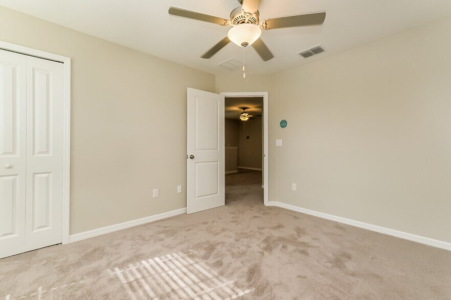 Building Photo - 7303 Spring Snowflake Ave