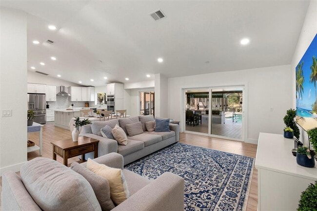 Building Photo - 1020 19th St SW