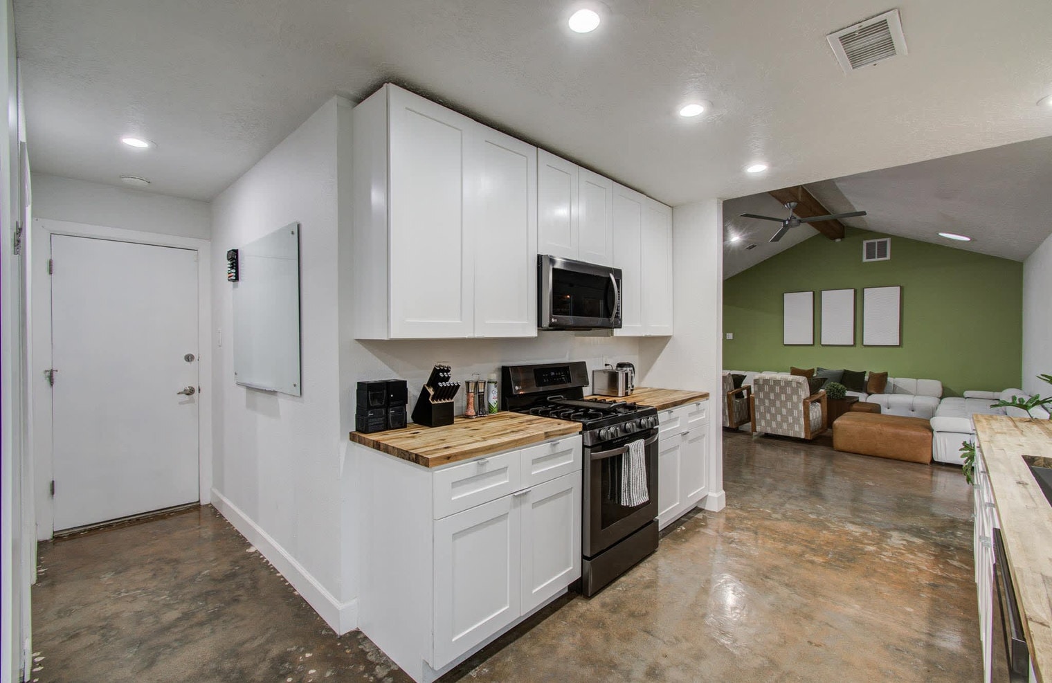 Building Photo - 11714 Hillcroft St
