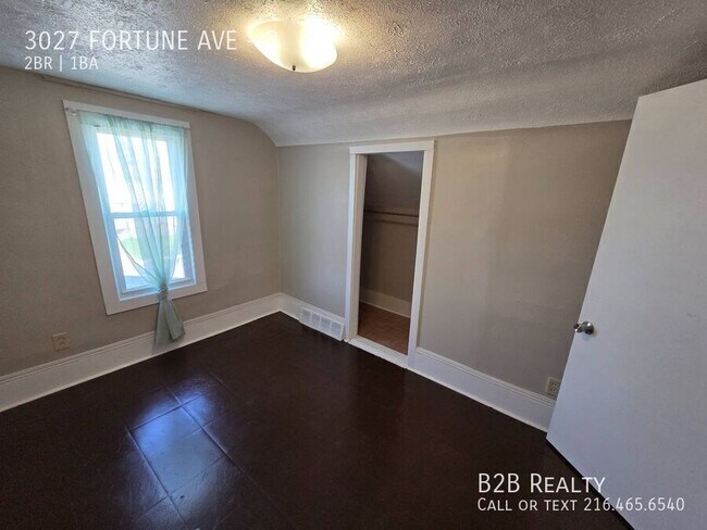 Building Photo - 3027 Fortune Ave