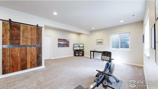 Building Photo - 532 Mount Rainier St