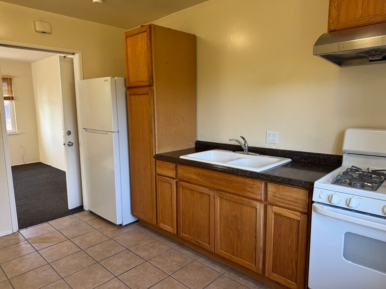 Building Photo - 5941 Camellia Ave