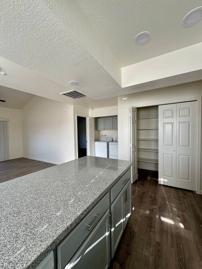 Building Photo - Stunning Remodeled 3-Bed Condo with River & Casino Views!