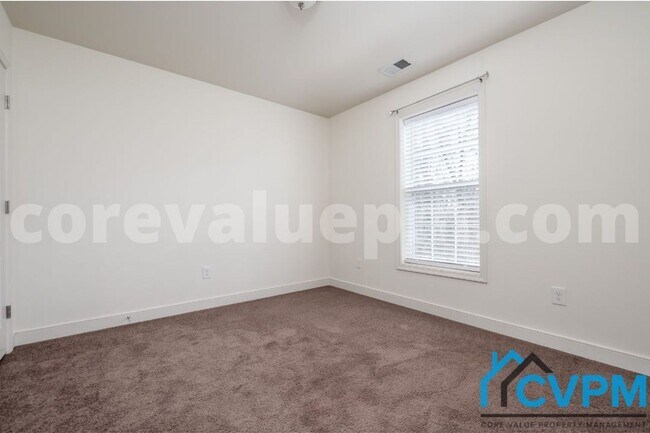 Building Photo - 1337 Jamestown Dr