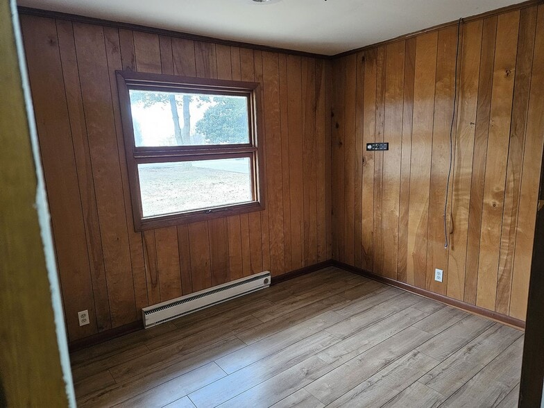 Building Photo - 5140 Kindred Ave