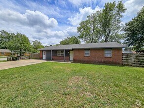 Building Photo - Newly Remodeled 4 bedroom 2 bath home in S...