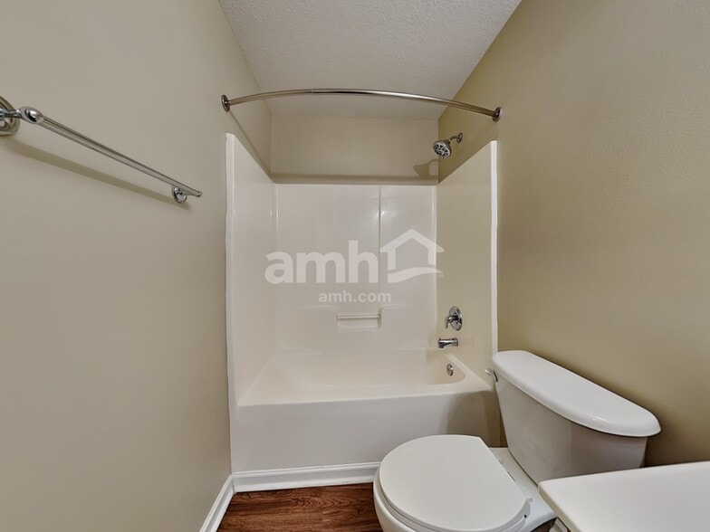 Building Photo - 122 Duraleigh Rd