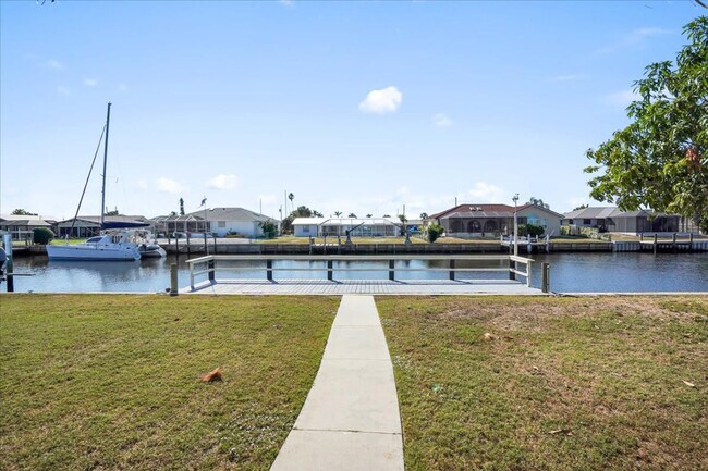 Building Photo - 115 Leland St SE