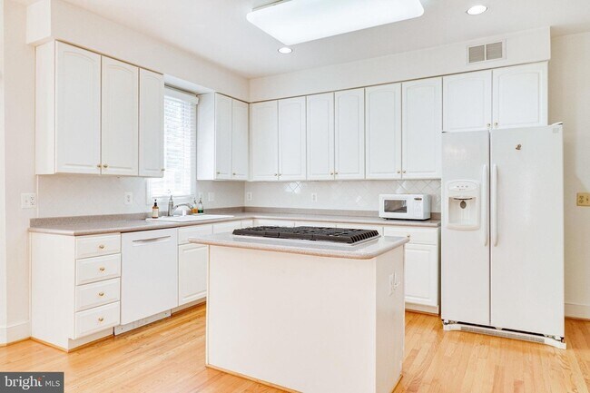 Building Photo - 1719 Strine Dr