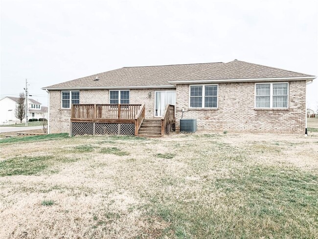 Building Photo - 545 Genrose Dr