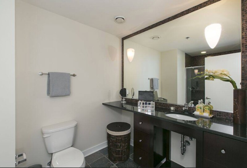 Building Photo - 667 W Wayman St