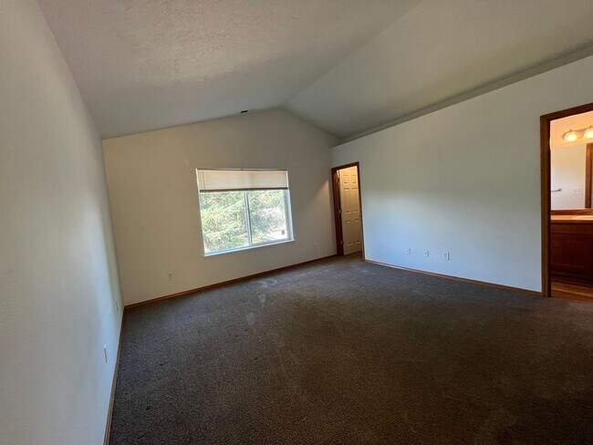 Building Photo - 3-Bedroom, 2-Bath, 1454sq ft Home!