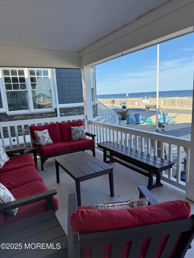 Building Photo - 275 Beach Front
