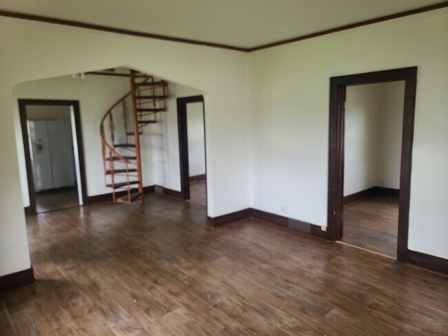 Building Photo - 1113 MN-79