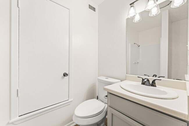 Building Photo - 15205 Cavalier Canyon Dr