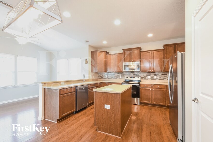 Building Photo - 5874 Crowley Pkwy