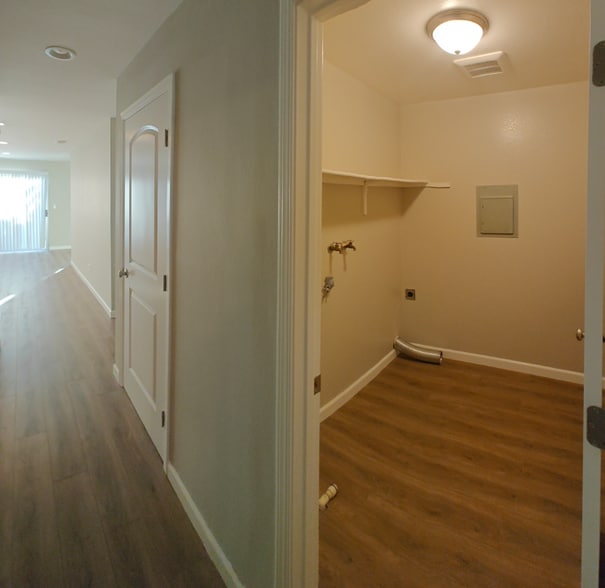 Building Photo - 1079 Mohr Ln