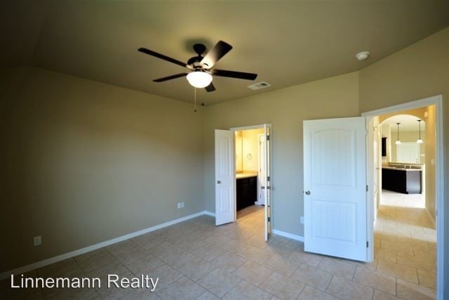Building Photo - 1206 Vanguard Ln