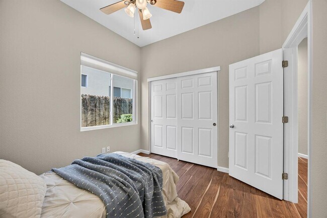 Building Photo - 2726 Genesee Dr