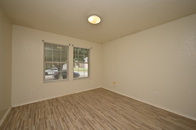 Building Photo - 12518 Sterlingstone Dr