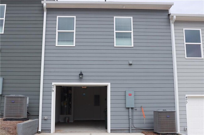 Building Photo - 479 Crown Dr