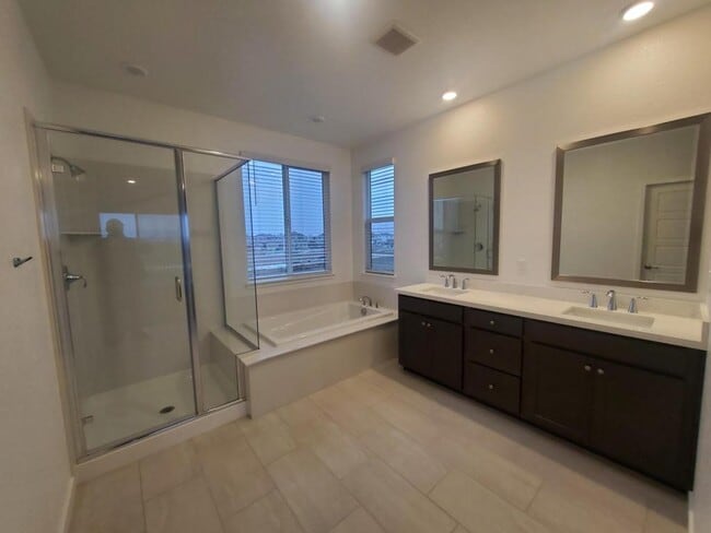 Building Photo - 5361 Lopez Lk Wy