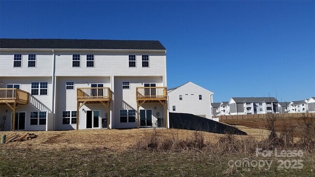 Building Photo - 388 Halton Crossing Dr SW