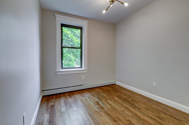 Building Photo - 333 Princeton Ave