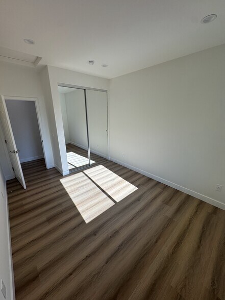 Building Photo - 15920 Eccles St