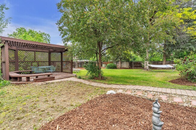 Building Photo - 4 Bedroom Home with Finished Basement, Chef’s Kitchen & Large Yard in Hampden Heights
